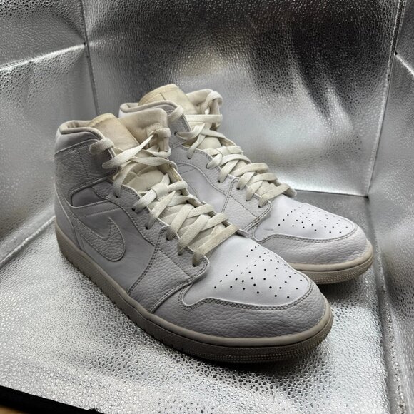 Size 13 Nike Air Jordan 1 Mid Triple White‎ Mens Basketball Shoes 554724-130 - Picture 3 of 11